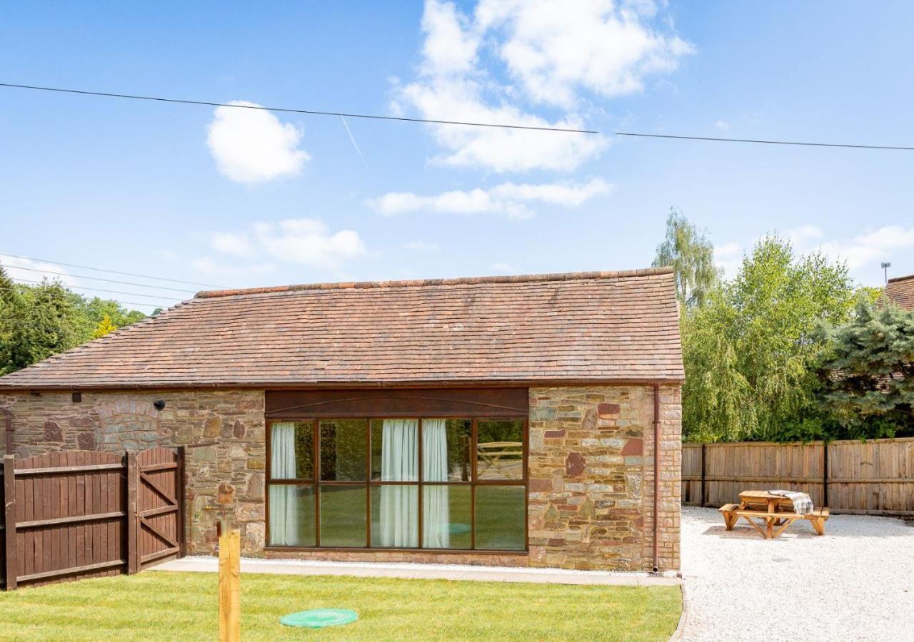 The Barn In Longhope - Luxury Barn Conversion Buitenkant foto